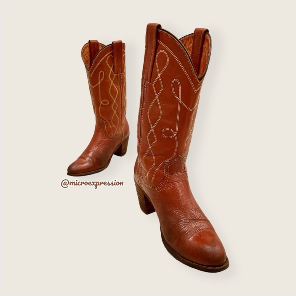 1980's VINTAGE Frye Swirl Stitch Embroidered Cognac Brown Leather Cowboy Boot - Picture 2 of 10